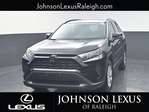 Used 2021 Toyota RAV4 LE image 5