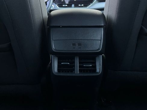 Used 2025 Chevrolet Equinox LT image 12