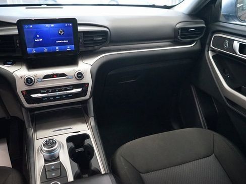 Used 2022 Ford Explorer XLT w/ Class IV Trailer Tow Package image 10