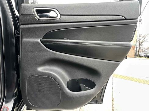 Used 2018 Jeep Grand Cherokee Altitude image 35