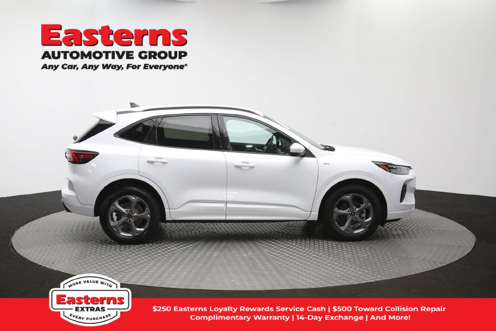 Used 2023 Ford Escape ST-Line Select AWD/4WD image 45