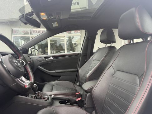 Used 2017 Volkswagen Jetta GLI FWD image 19