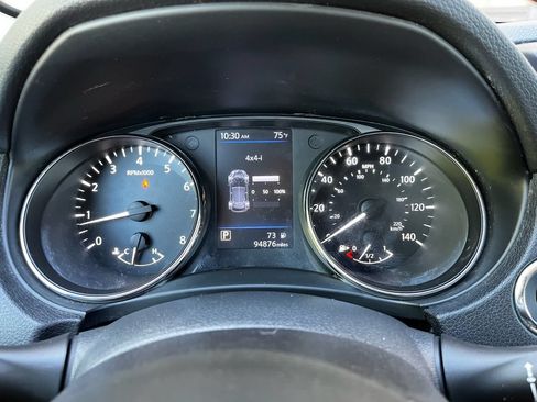 Used 2019 Nissan Rogue SV AWD/4WD image 16