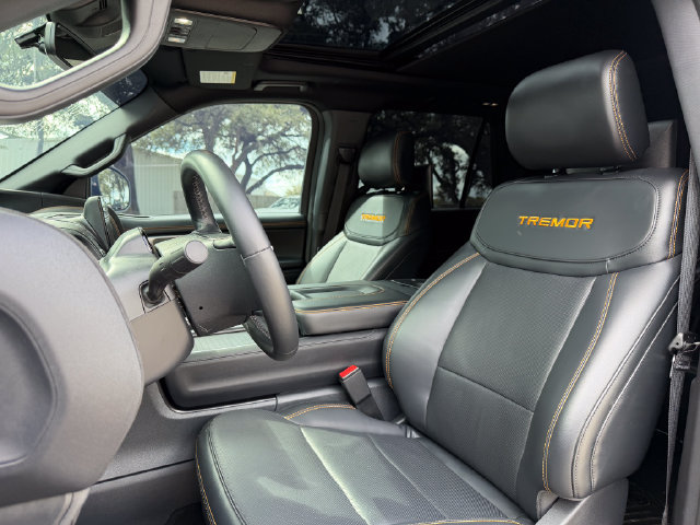 Used 2026 Ford Expedition Tremor AWD/4WD image 9