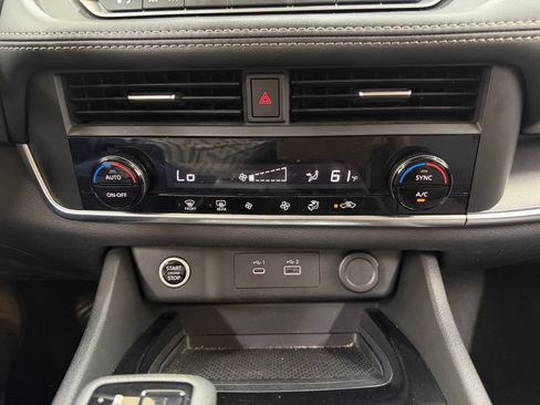 Used 2023 Nissan Rogue SV AWD/4WD image 27