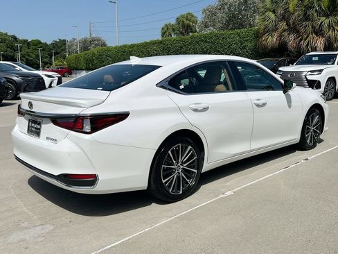 Certified 2025 Lexus ES 300h w/ Premium Package FWD image 7