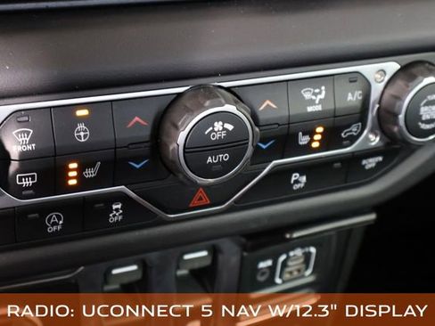 Used 2025 Jeep Wrangler Rubicon AWD/4WD image 23