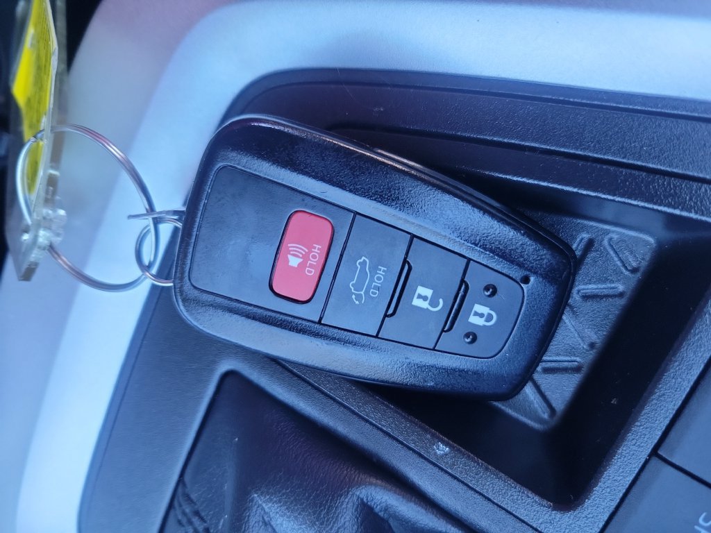 Used 2024 Toyota RAV4 XLE Premium FWD image 28