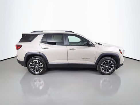 Used 2025 GMC Terrain Elevation w/ Elevation Premium Package AWD/4WD image 5