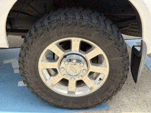 Used 2010 Ford F250 Lariat AWD/4WD image 5