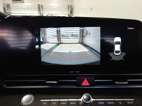 Certified 2023 Hyundai Elantra Limited FWD image 21