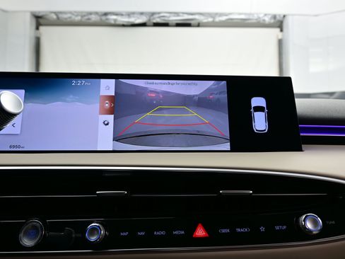 Certified 2026 Genesis GV70 2.5T Select image 20