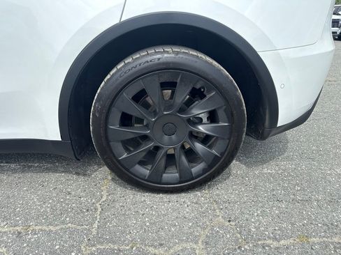 Used 2021 Tesla Model Y Long Range AWD/4WD image 34