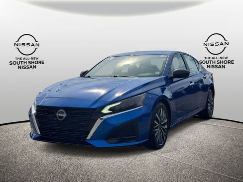 Used 2025 Nissan Altima 2.5 SV FWD image 4