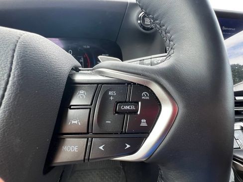 Used 2025 Lexus GX 550 w/ Accessory Package (2T) AWD/4WD image 24