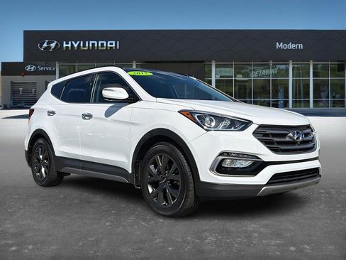 Used 2017 Hyundai Santa Fe Sport image 2