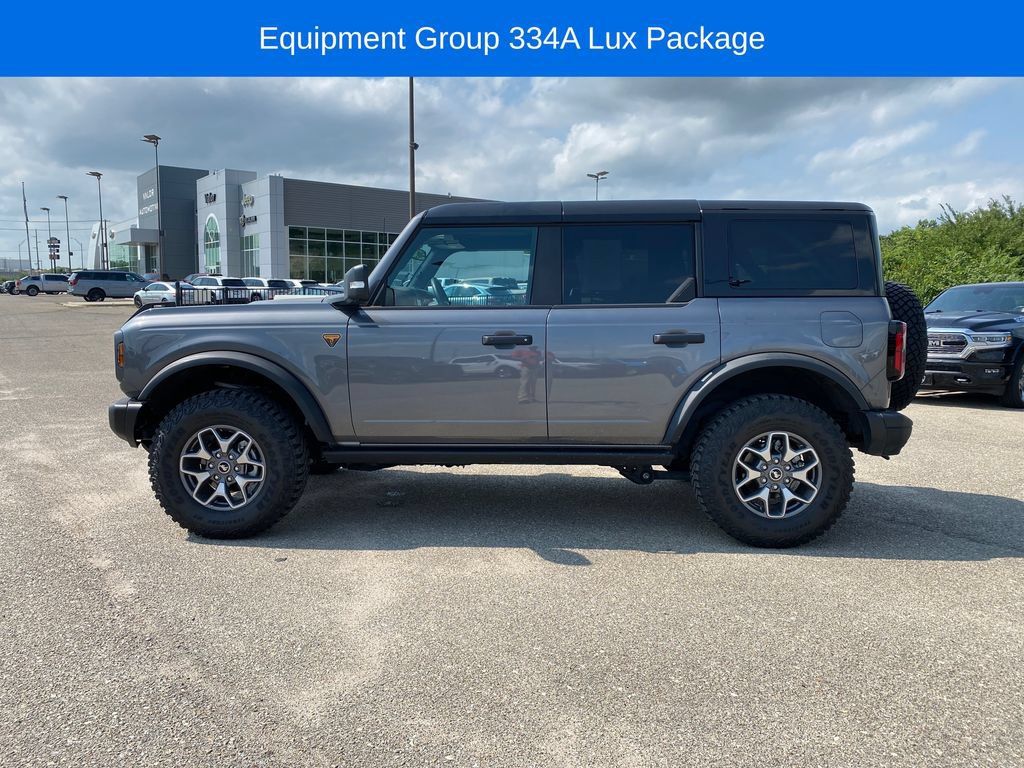 Used 2025 Ford Bronco Badlands AWD/4WD image 3