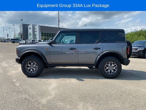 Used 2025 Ford Bronco Badlands AWD/4WD image 3