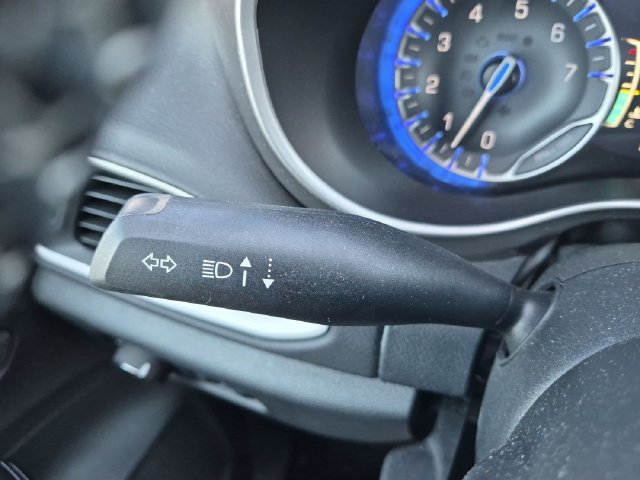 Used 2026 Chrysler Pacifica Select FWD image 23