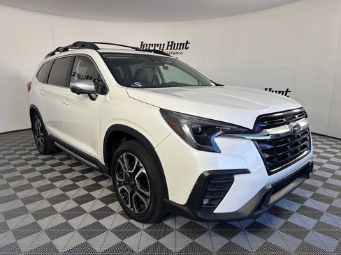 Used 2023 Subaru Ascent Limited w/ Technology Package AWD/4WD image 5