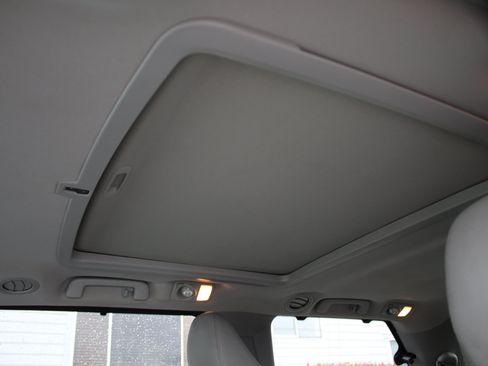 Used 2017 Toyota Sienna Limited AWD/4WD image 30
