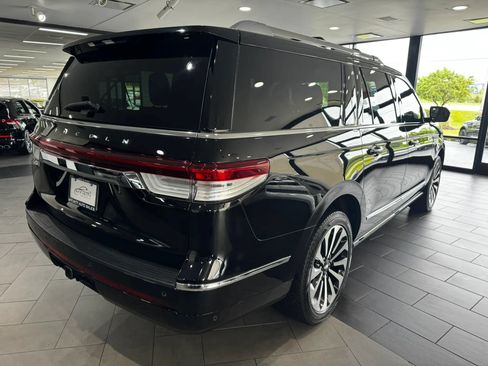 Used 2022 Lincoln Navigator L Reserve AWD/4WD image 5