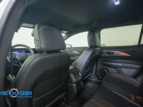 Used 2024 Chevrolet Equinox EV RS FWD image 26