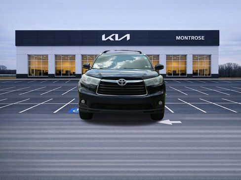 Used 2015 Toyota Highlander XLE AWD/4WD image 38