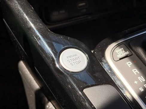 Used 2025 Kia Soul S FWD image 19