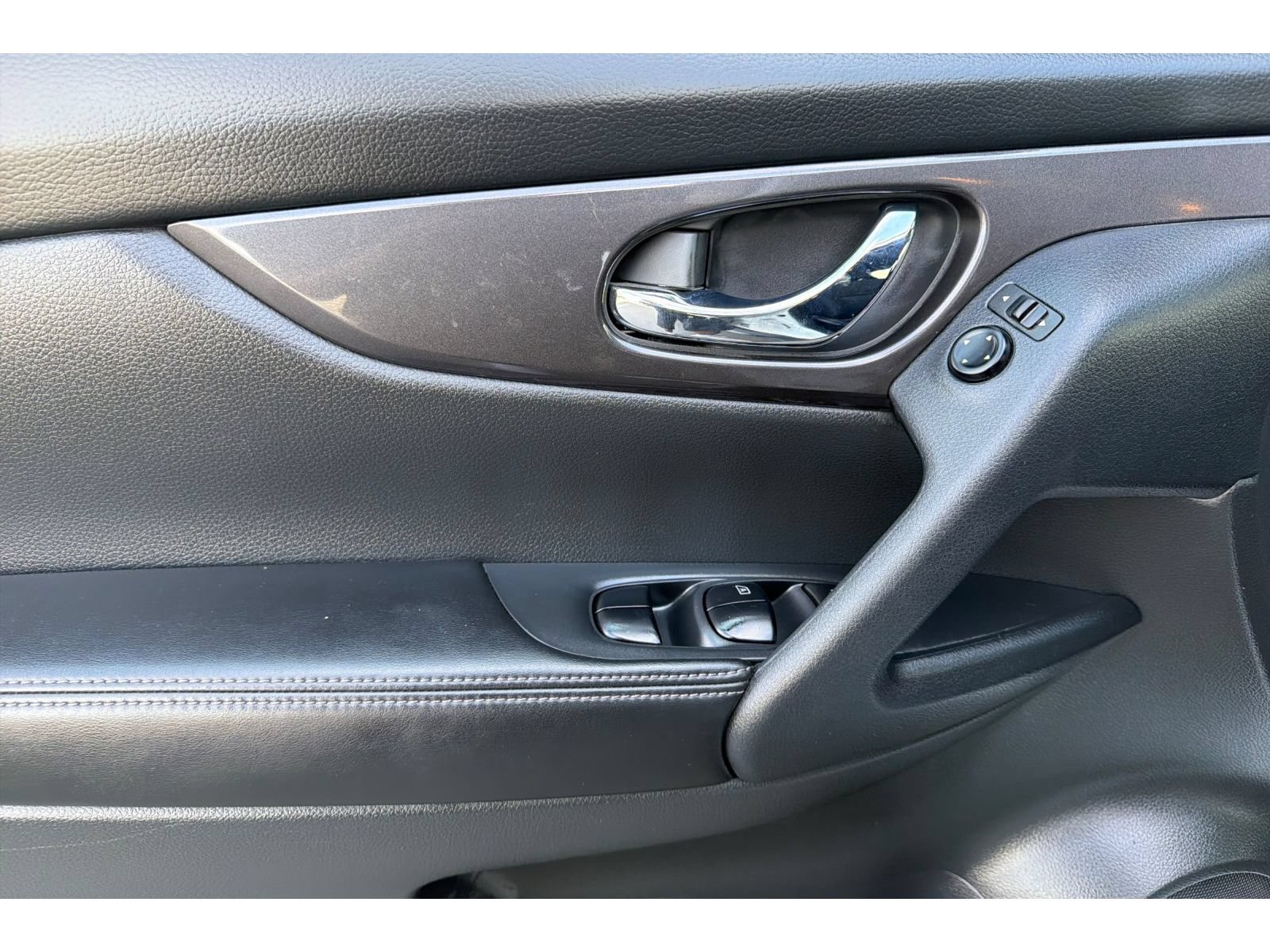 Used 2020 Nissan Rogue S w/ Special Edition Package AWD/4WD image 11