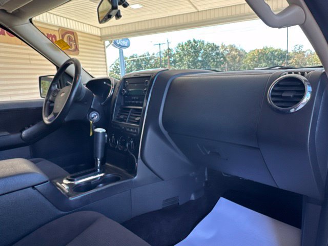 Used 2010 Ford Explorer XLT AWD/4WD image 19