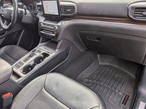 Used 2020 Ford Explorer Limited image 25