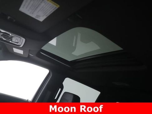 Used 2022 GMC Sierra 1500 AT4 w/ AT4 Premium Package AWD/4WD image 18