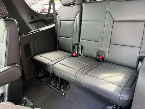 Used 2023 GMC Yukon XL Denali AWD/4WD image 17