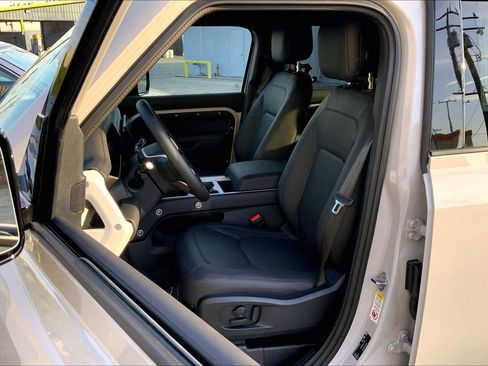 New 2026 Land Rover Defender 110 X-Dynamic SE image 13