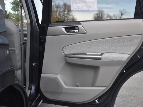 Used 2012 Subaru Forester 2.5X Premium w/ All-Weather Pkg image 11