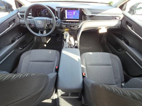 Used 2026 Toyota Camry LE w/ Convenience Package FWD image 4