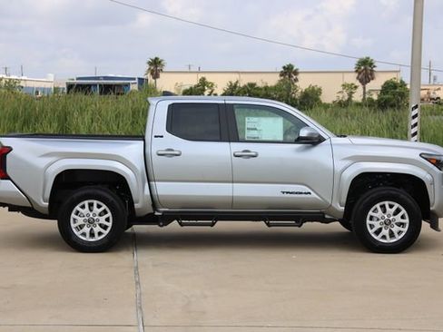 New 2026 Toyota Tacoma SR5 AWD/4WD image 4