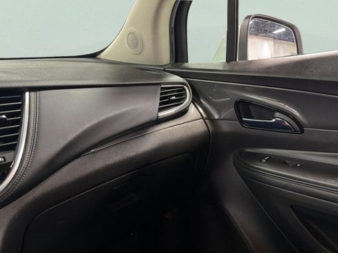 Used 2020 Buick Encore Preferred FWD image 30