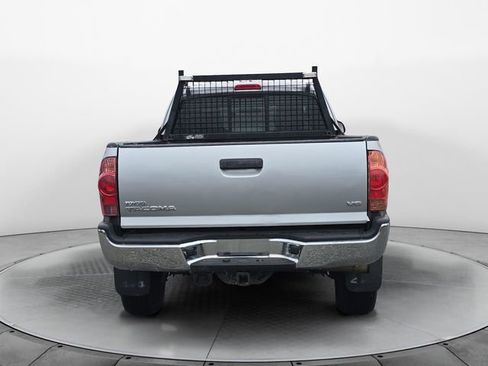 Used 2015 Toyota Tacoma Base image 4