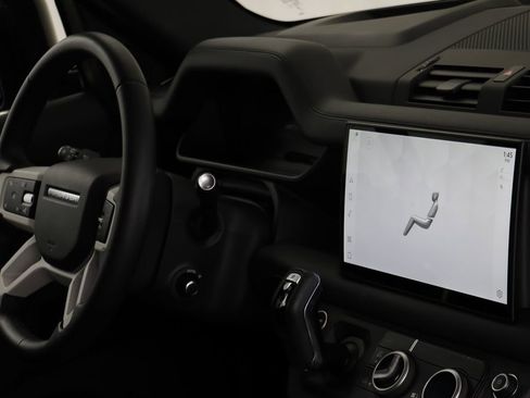 Used 2025 Land Rover Defender 110 S image 21