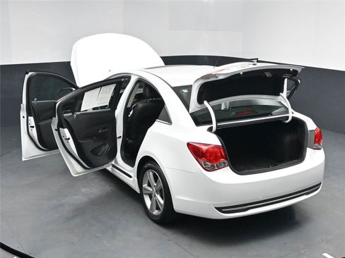 Used 2013 Chevrolet Cruze LT w/ RS Package image 17