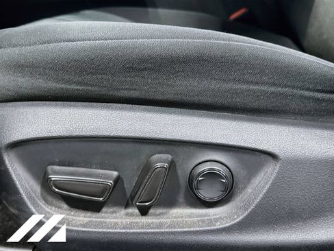 Used 2019 Toyota Camry LE FWD image 20