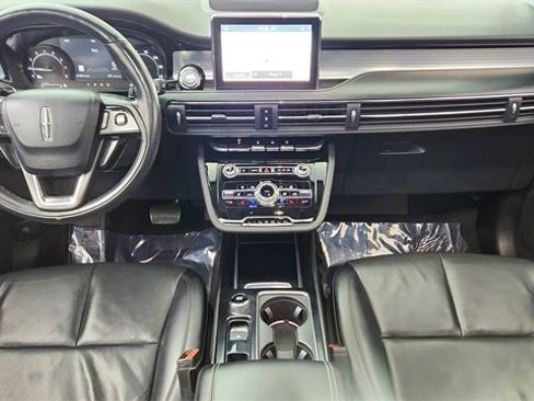Used 2022 Lincoln Corsair Standard w/ Premium Package image 19