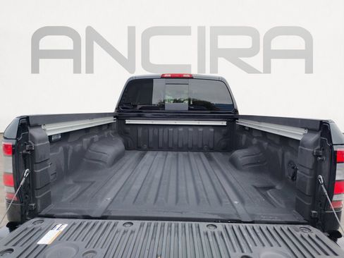 Used 2024 Nissan Frontier SV image 15