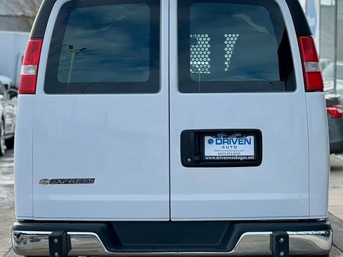 Used 2024 Chevrolet Express 2500 w/ Driver Convenience Package image 4