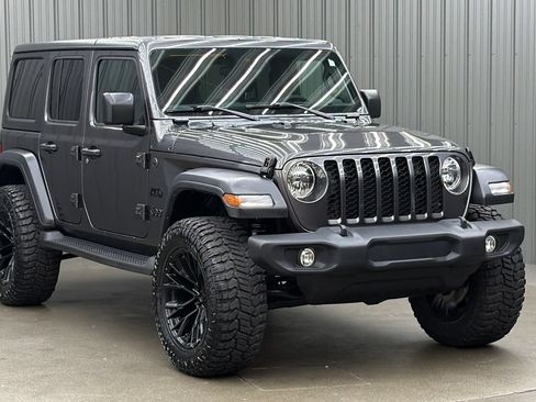 Used 2024 Jeep Wrangler Unlimited Sport AWD/4WD image 7