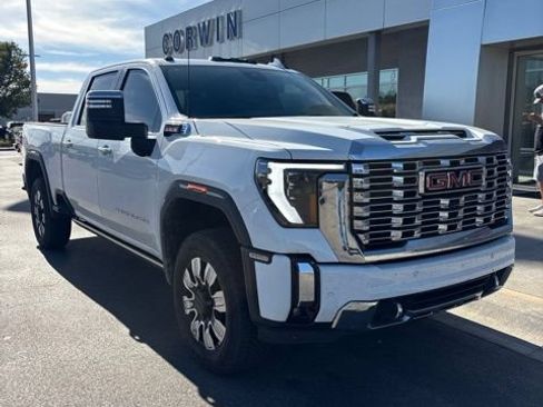 Used 2025 GMC Sierra 3500 Denali w/ Denali Reserve Package AWD/4WD image 2