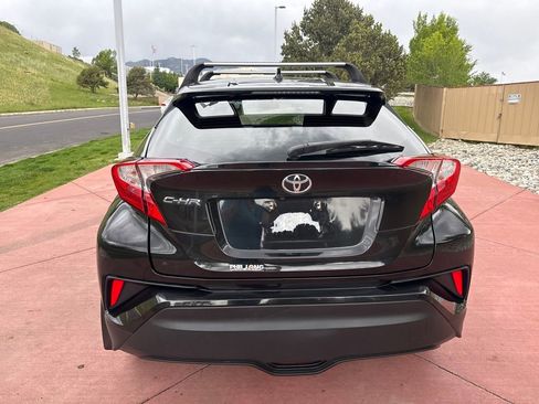 Used 2018 Toyota C-HR XLE FWD image 7