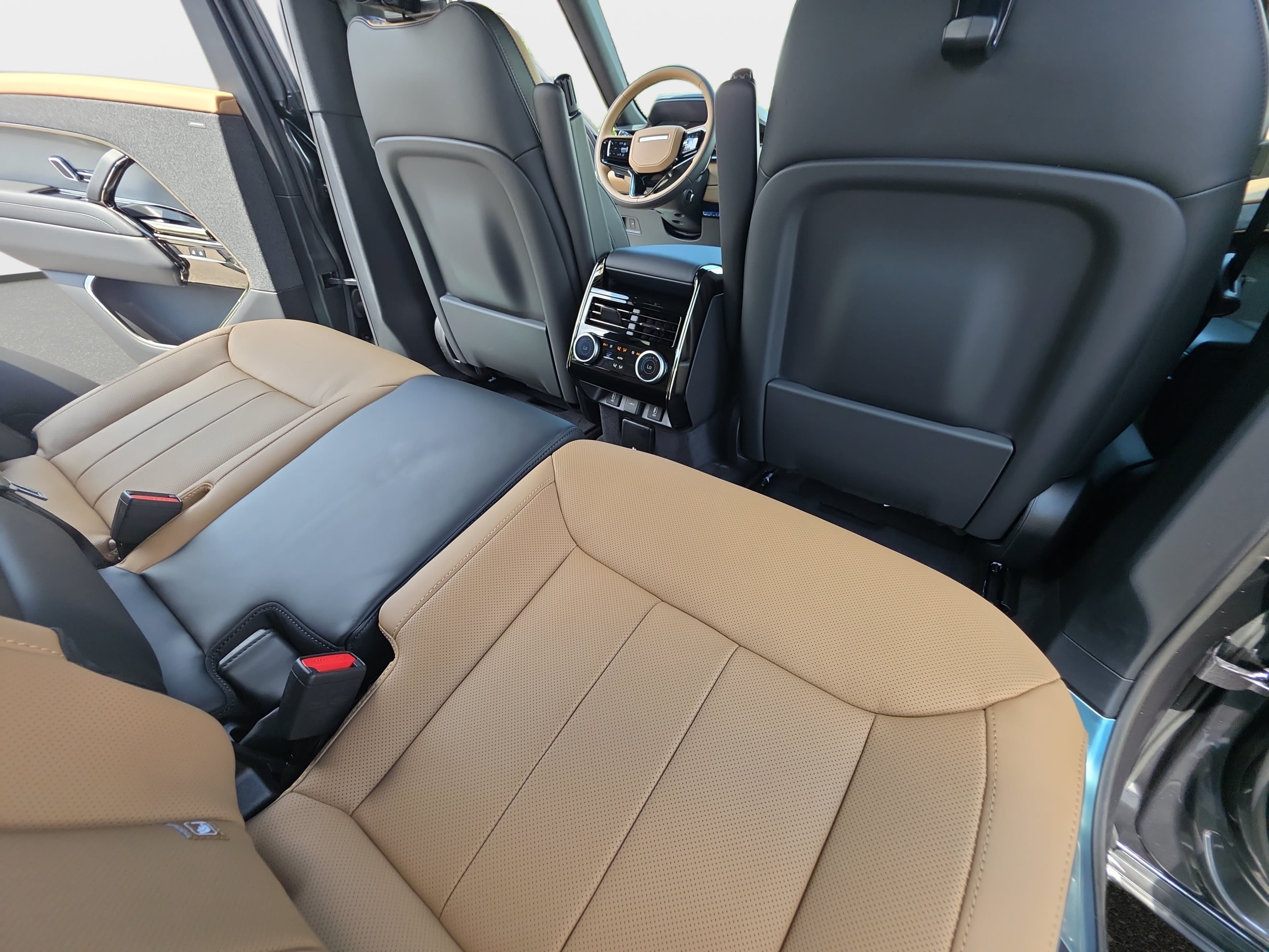 New 2026 Land Rover Range Rover Sport Dynamic SE AWD/4WD image 11